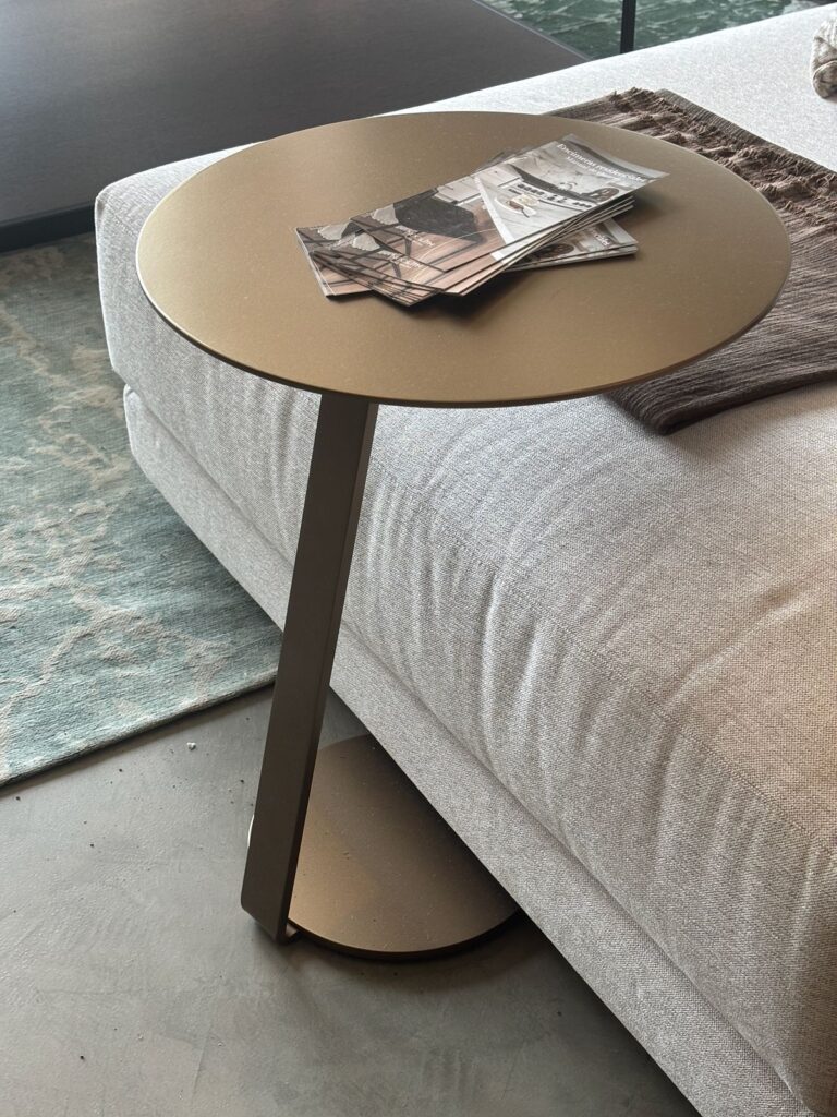 MESA AUXILIAR GIRO SANGIACOMO
